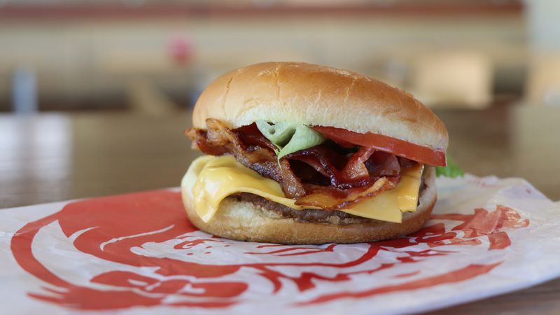 Wendy's Jr. Bacon Cheeseburger: Fresh Value Winner