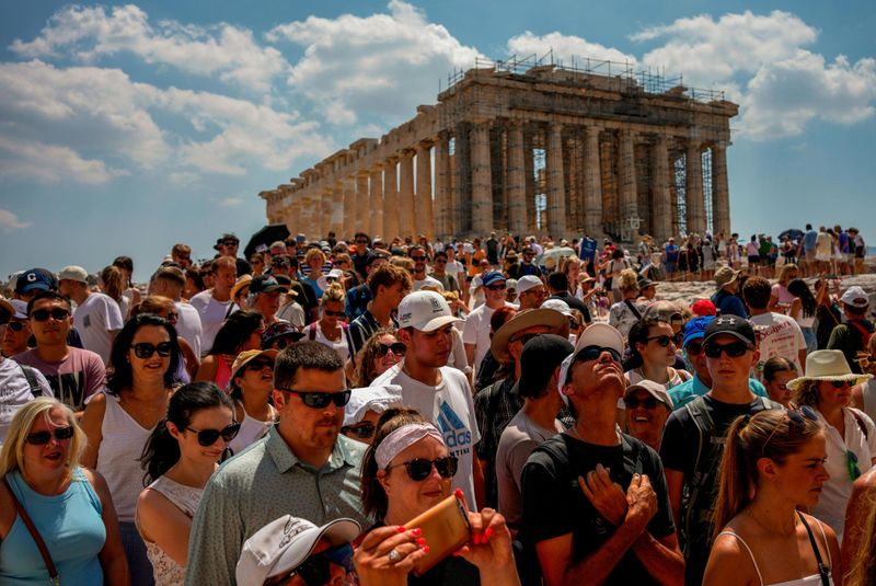 Tourist Crowds Drain Energy