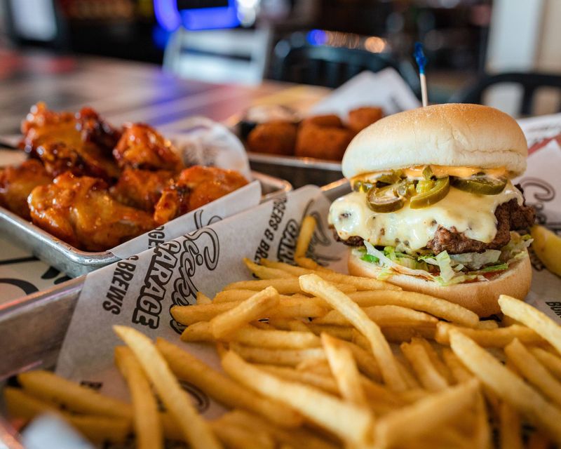 North Dakota – Sickies Garage Burgers & Brews