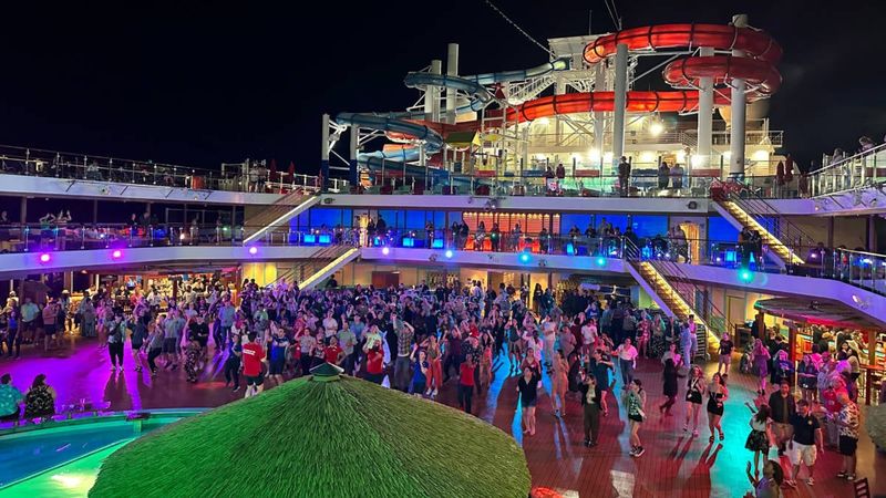 Carnival Cruise Line: Party Atmosphere Overwhelms Relaxation