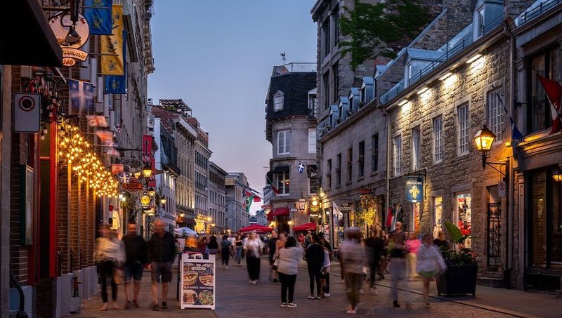 Rue Saint-Paul Walk