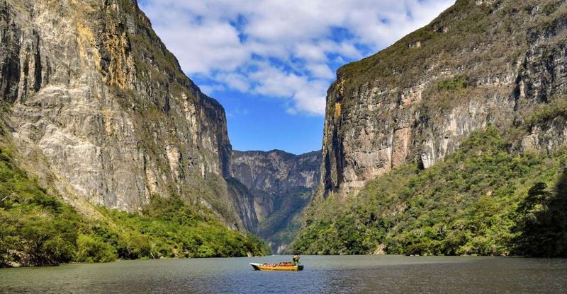 Sumidero Canyon: Mexico's Towering River Gorge