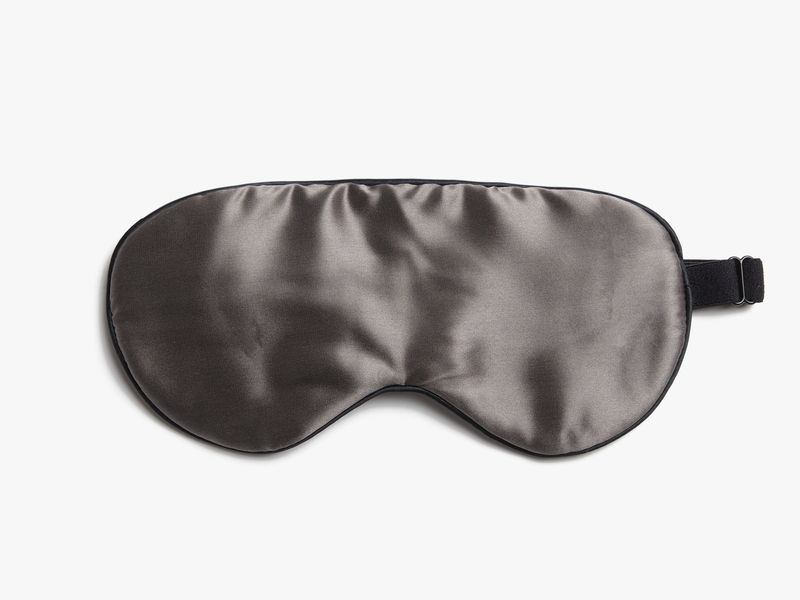 Silk Sleep Mask Improves Rest Quality