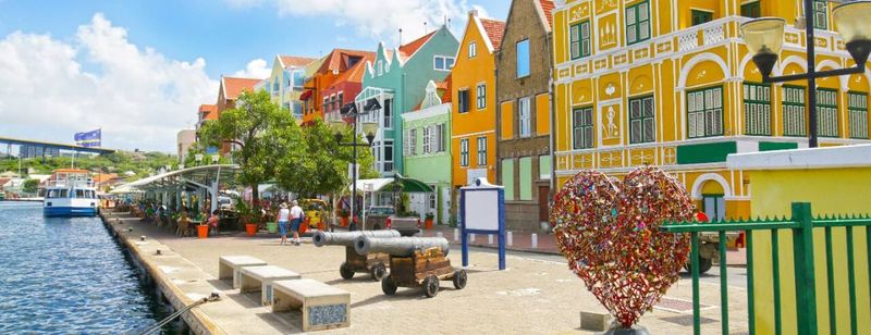 Willemstad Fake Guides