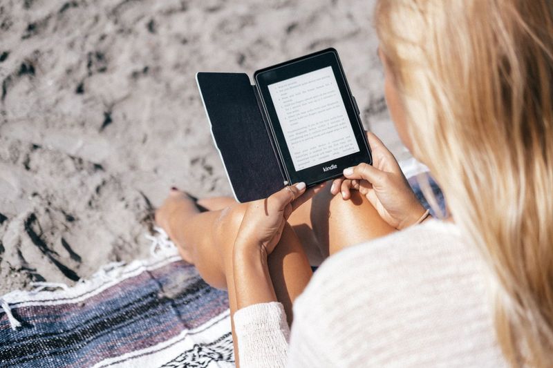E-reader or book