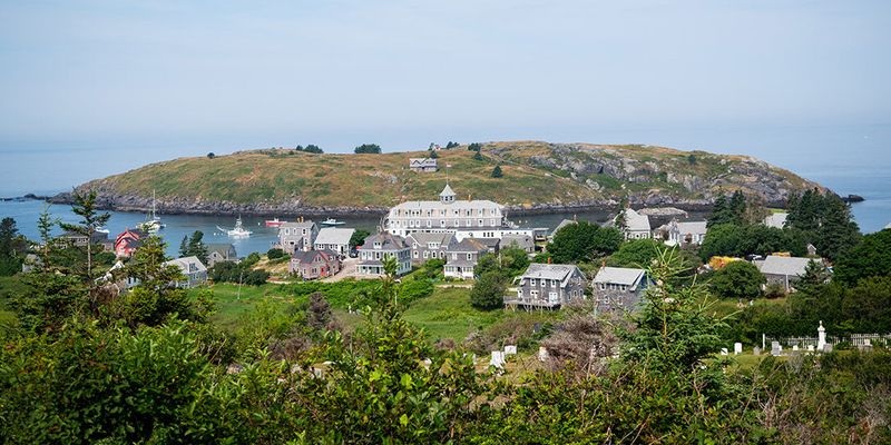 Scenic Island Retreats