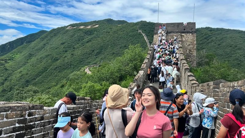 Criticizing Others' Travel Photos