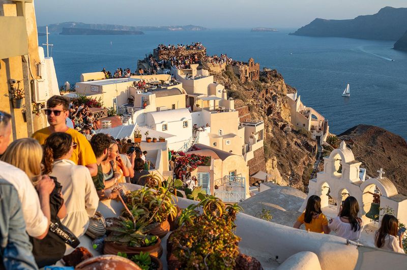 Santorini's Selfie Saturation