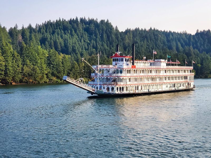 Columbia River Journey Through the Pacific Northwest