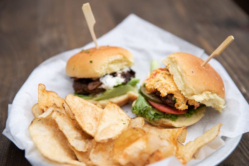 South Carolina – Sesame Burgers & Beer