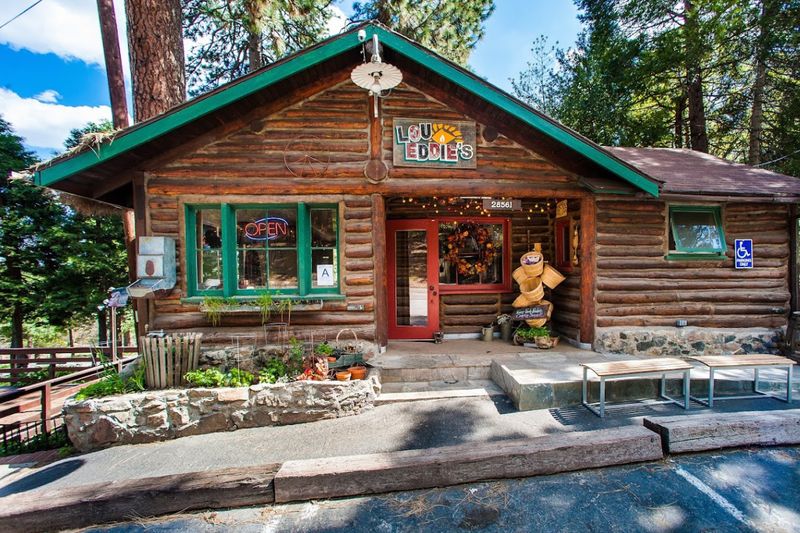 LouEddie’s Pizza, Skyforest, California