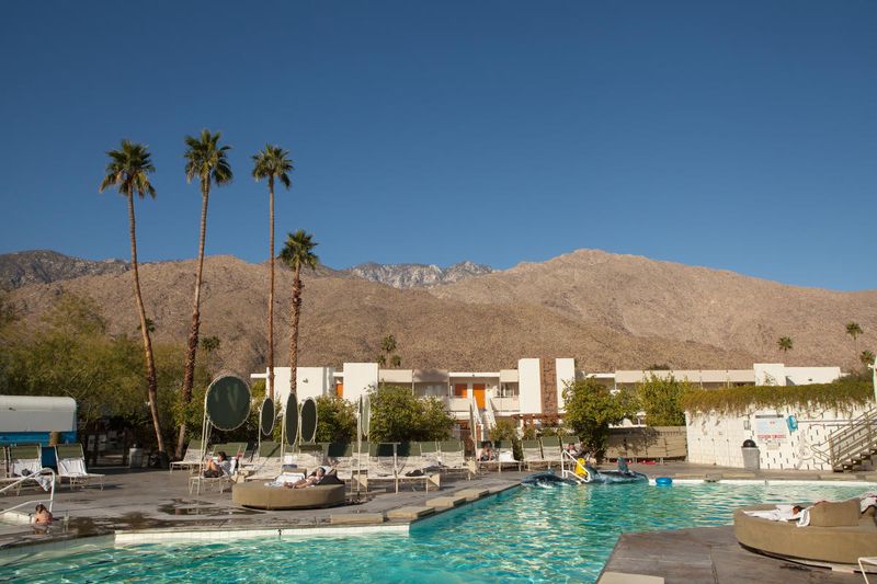 Palm Springs: Desert Oasis Retreat