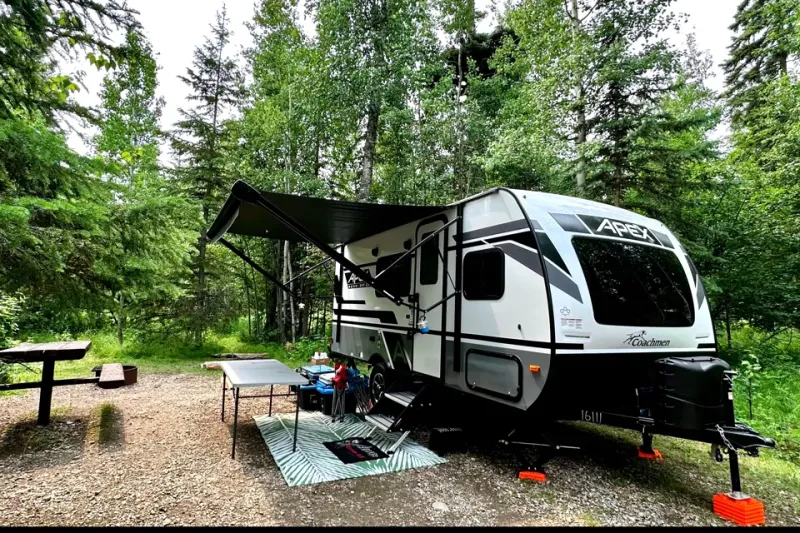 Coachmen Apex Nano: Weekend Warrior's Delight