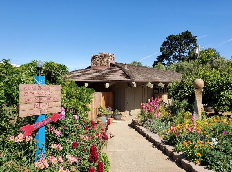 Carmel Art Association Gallery