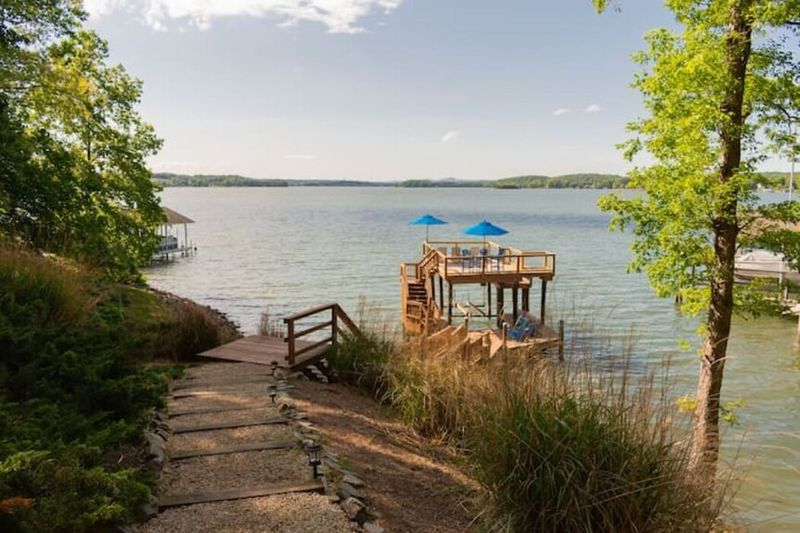 Waterfront Cottages at Smith Mountain Lake
