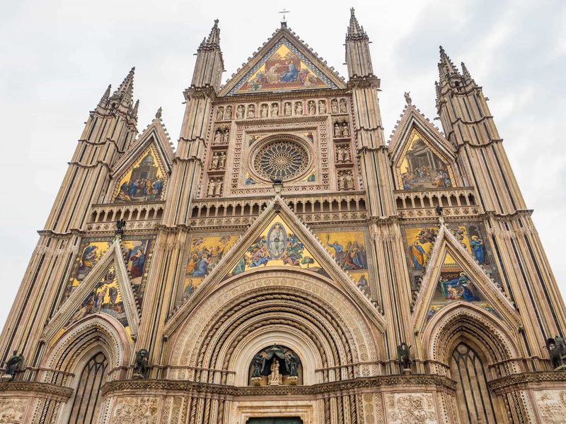 Umbrian Hill Towns: The Tuscan Experience Without Tuscan Prices