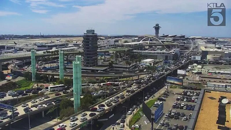 Los Angeles International Airport (LAX) (skip)