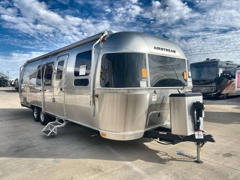 Airstream Flying Cloud