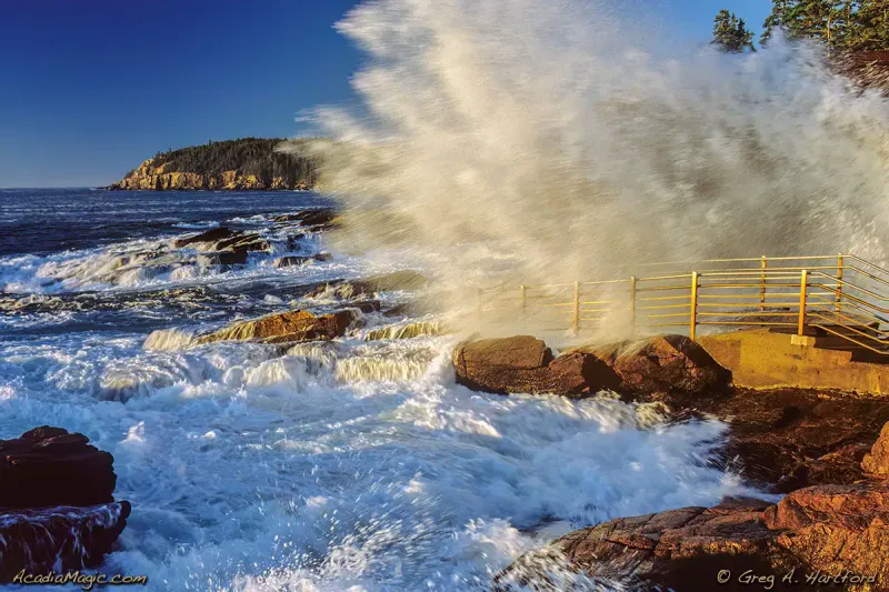 Thunder Hole Waves