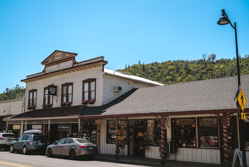 Mariposa: Gateway Town That Promises More Than It Delivers