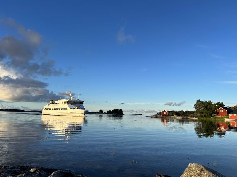 Möja: Artists' Haven