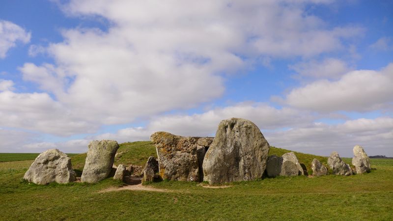 West Kennet Long Barrow - England (3650 BCE)
