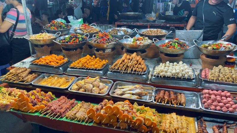 Vietnam: Street Food Paradise