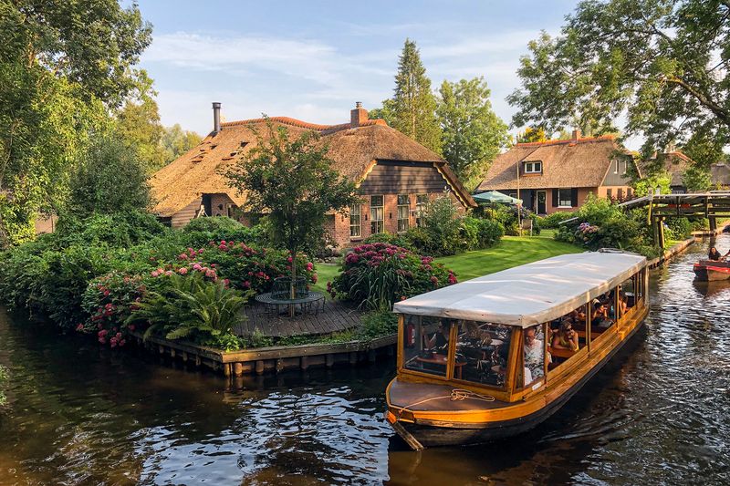 Getting To Giethoorn