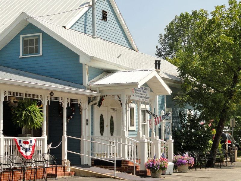 The Blue Owl Restaurant & Bakery, Kimmswick, Missouri