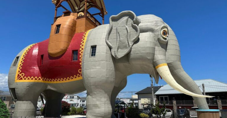 These 13 Vintage Roadside Attractions Aren’t Worth The Detour—But These 10 Are A Must-See