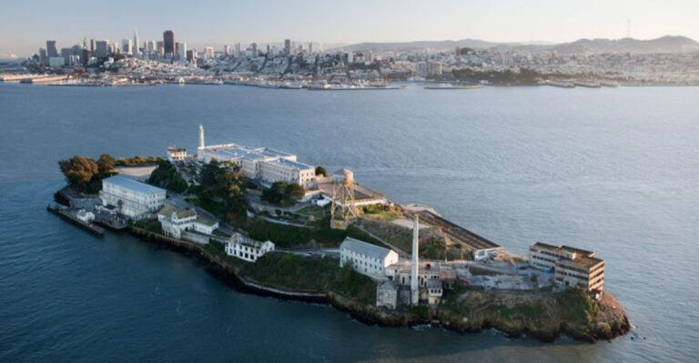 Think They’re Tourist Traps? These 11 U.S. Attractions Are Worth It—3 Others, Not So Much