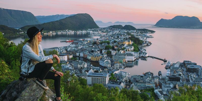 Strong Norwegian Krone Abroad