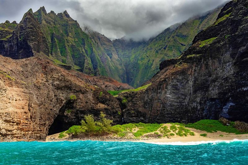 Hawai'i: Island Paradise