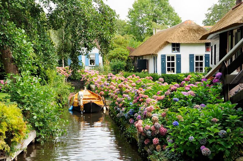 Giethoorn, Netherlands (hidden gem)