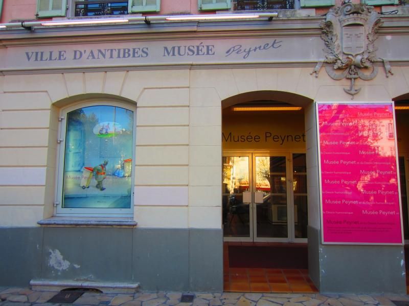 Musée Peynet: Celebrating the Cartoonist of Love
