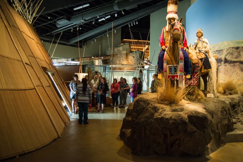 Visit the Tamástslikt Cultural Institute