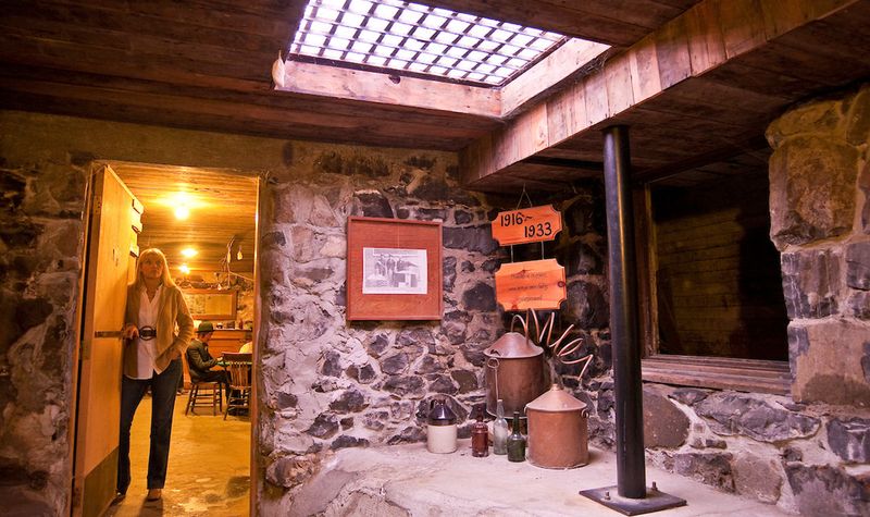Walk through Pendleton Underground Tours
