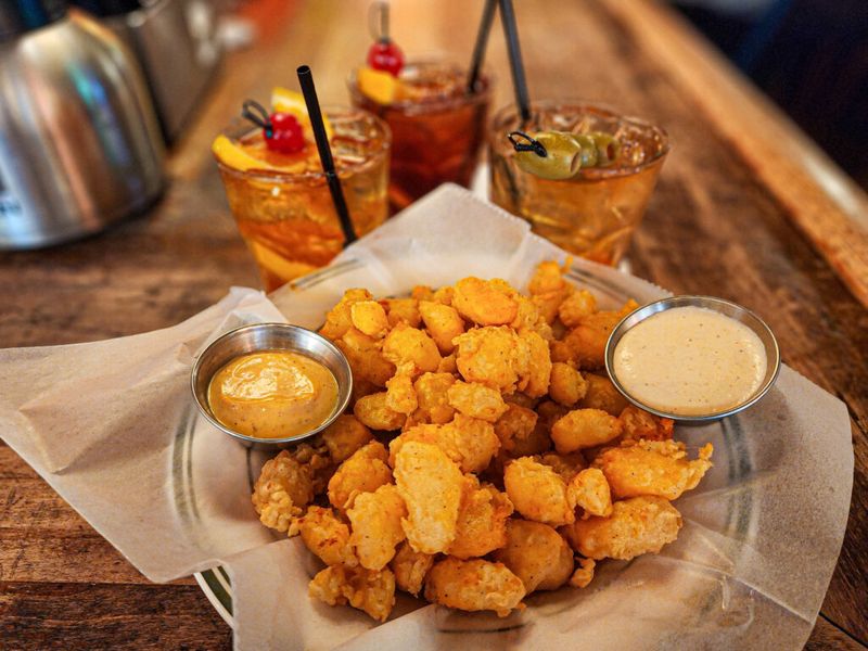 Wisconsin – Fried Cheese Curds At The Old Fashioned