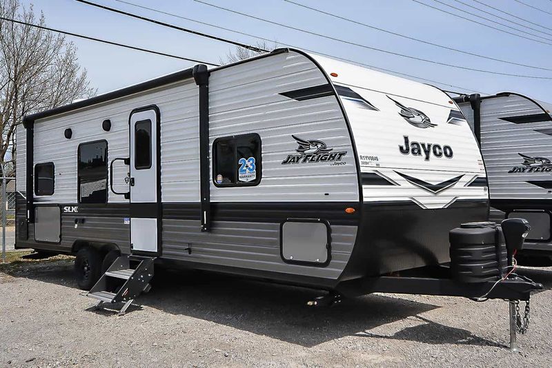 Jayco Jay Flight SLX: Family-Friendly Road Machine