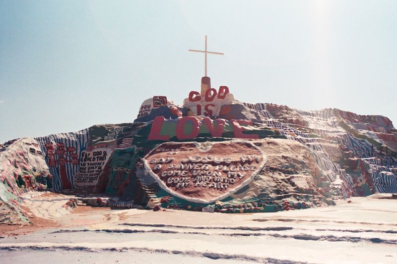 Salvation Mountain, California - HIT