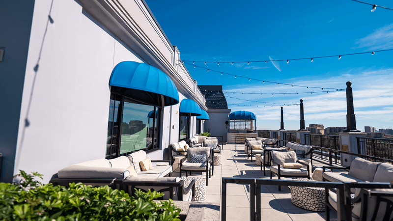 Topolino's Terrace Lounge – Disney's Riviera Resort