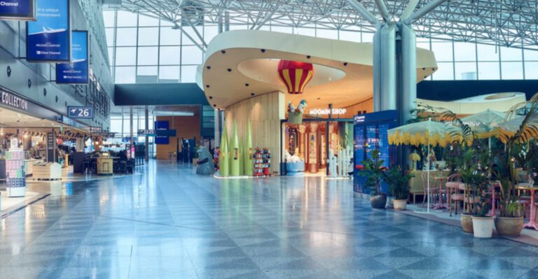 10 Bad Airport Stays And 10 That Feel Like A Mini Vacation