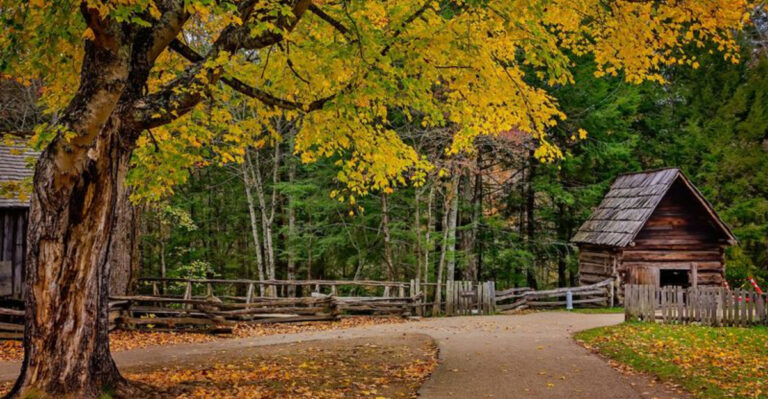 10 U.S. Small Town Letdowns To Avoid And The 10 Prettiest Places To Go Instead