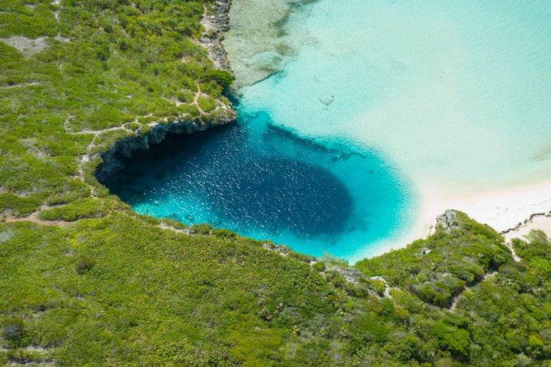 Dean's Blue Hole, Bahamas