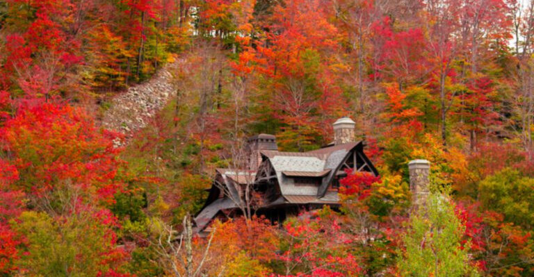 12 Prettiest Small Towns In The U.S. And 5 That Do Not Live Up To The Hype