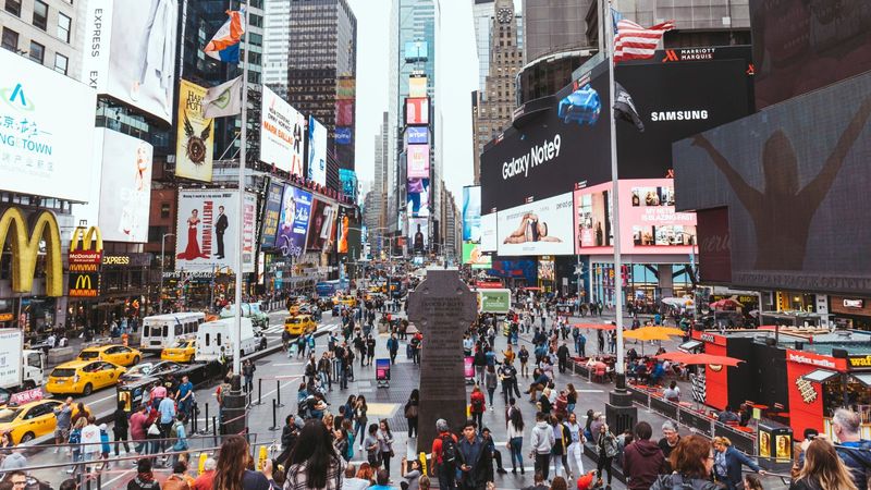 Times Square's Chaotic Crowds