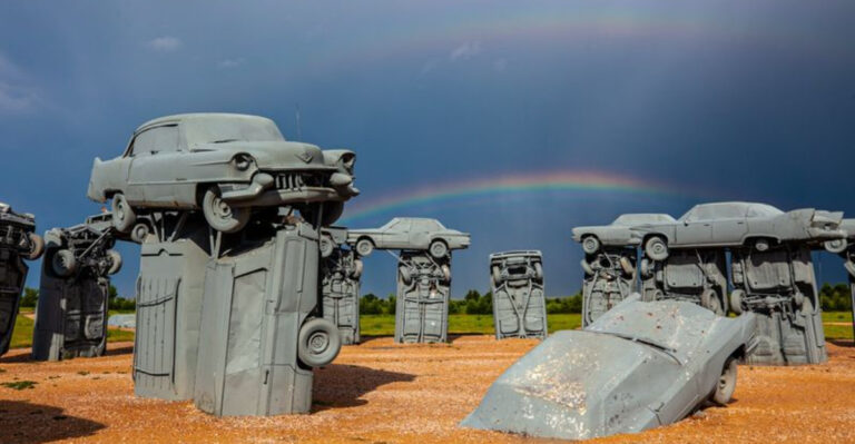 34 Of The Oldest Roadside Attractions In The U.S. You Can Still Visit