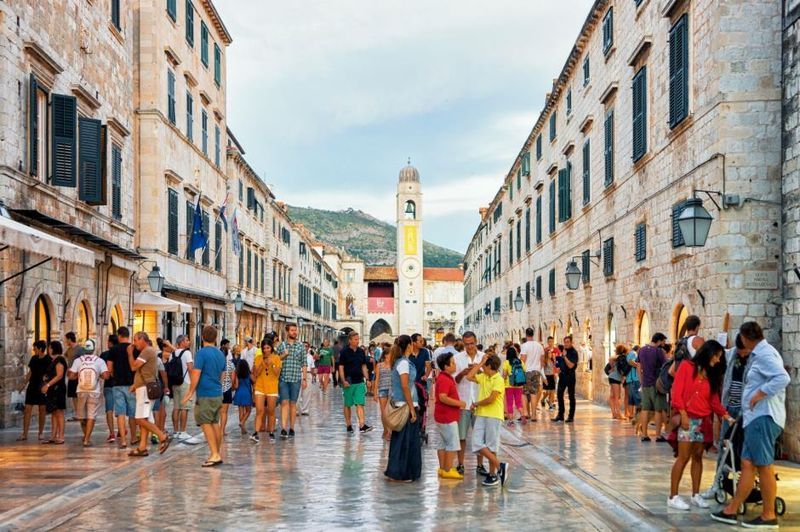 Dubrovnik's Game of Tourists