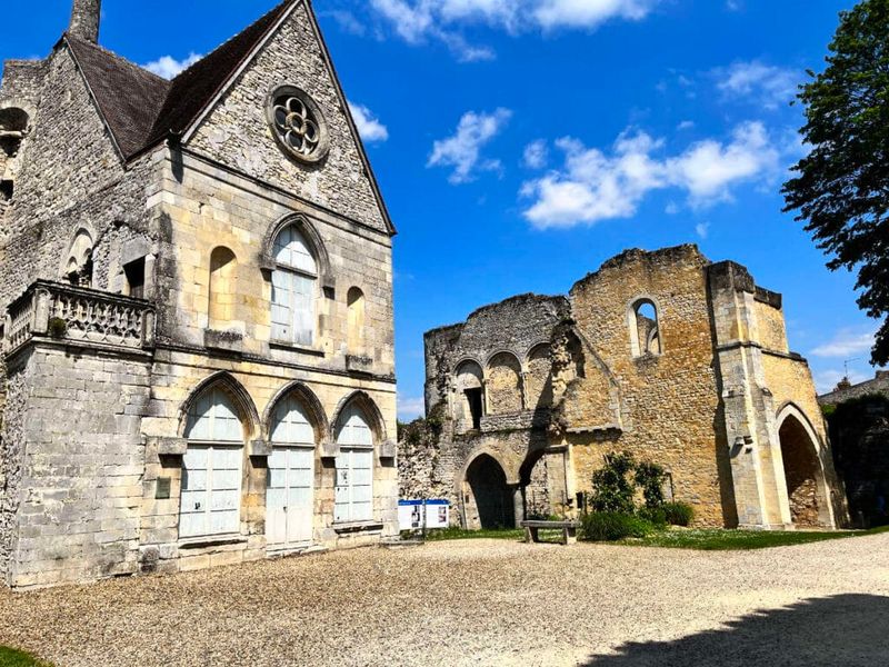 Senlis: Royal Stone Labyrinth