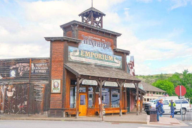 Winthrop, Washington – Western Facade with Mountain Views